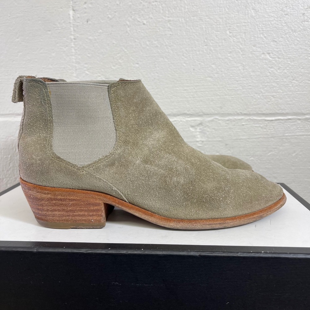 FRYE CARSON 3471534 Light Gray Suede Chelsea Boot Pull On Women's Size 7 M